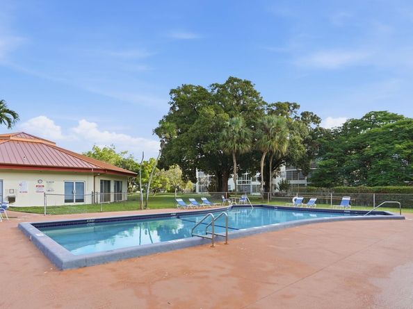 3000 NW 48th Terrace 130, Lauderdale Lakes FL 33313