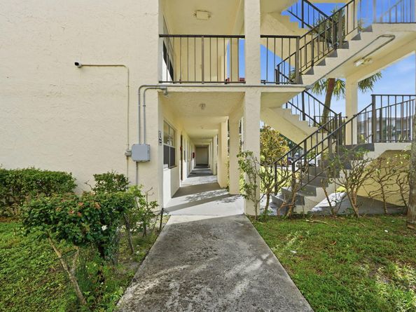 3000 NW 48th Terrace 130, Lauderdale Lakes FL 33313