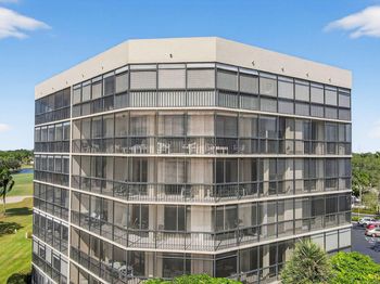 5301 Fountains Drive S