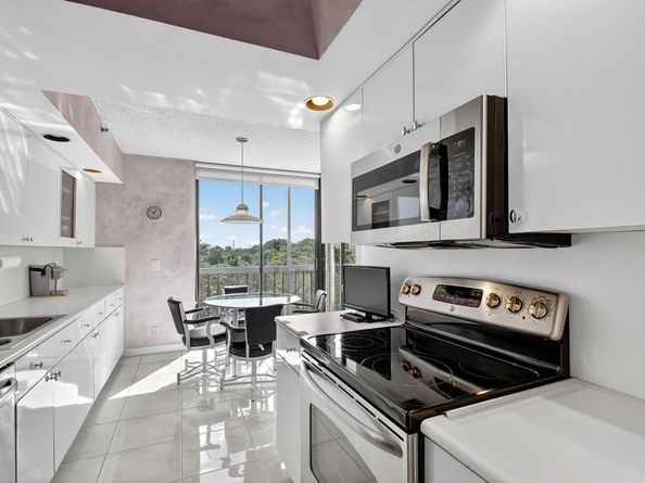 5301 Fountains Drive S 501, Lake Worth FL 33467