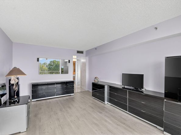 5301 Fountains Drive S 501, Lake Worth FL 33467