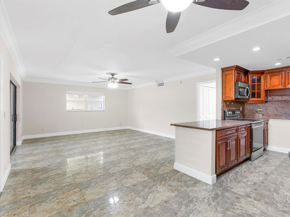 111 Lake Avenue 8, Lake Worth Beach FL 33460