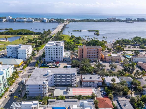 111 Lake Avenue 8, Lake Worth Beach FL 33460