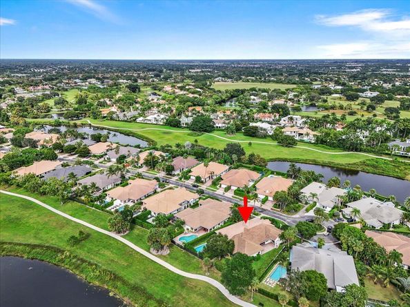 2951 Twin Oaks Way, Wellington FL 33414