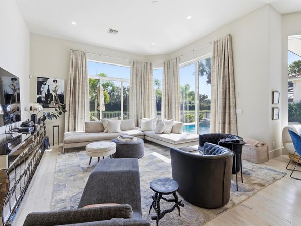 328 Vizcaya Drive, Palm Beach Gardens FL 33418