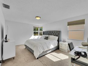 10615 NW 12th Ct, Plantation FL 33322