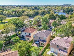 10615 NW 12th Ct, Plantation FL 33322