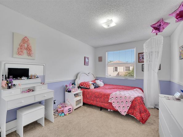 10615 NW 12th Ct, Plantation FL 33322