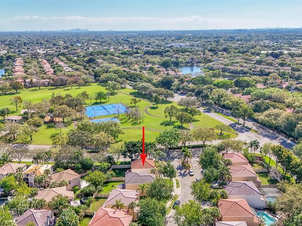 10615 NW 12th Ct, Plantation FL 33322