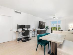 236 SE 5th Avenue 301, Delray Beach FL 33483