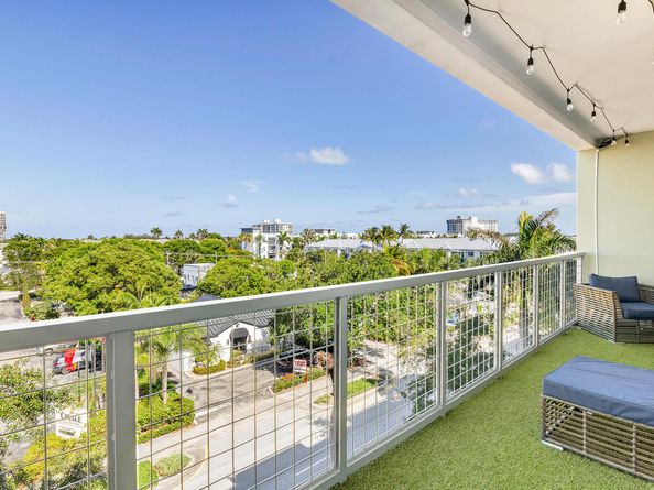 236 SE 5th Avenue 301, Delray Beach FL 33483