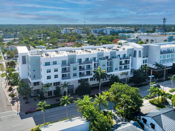 236 SE 5th Avenue 301, Delray Beach FL 33483