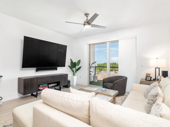 236 SE 5th Avenue 301, Delray Beach FL 33483