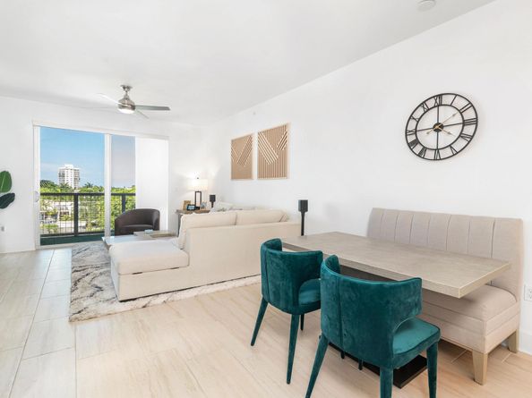 236 SE 5th Avenue 301, Delray Beach FL 33483