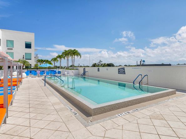 236 SE 5th Avenue 301, Delray Beach FL 33483