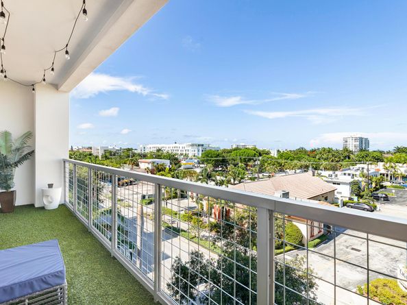236 SE 5th Avenue 301, Delray Beach FL 33483