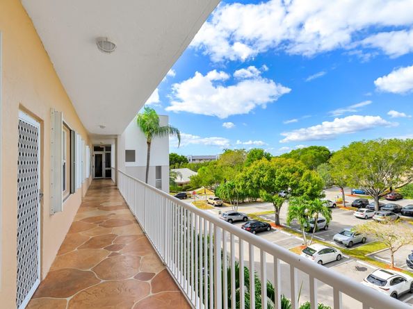 10133 NW 24th Pl 407, Sunrise FL 33322