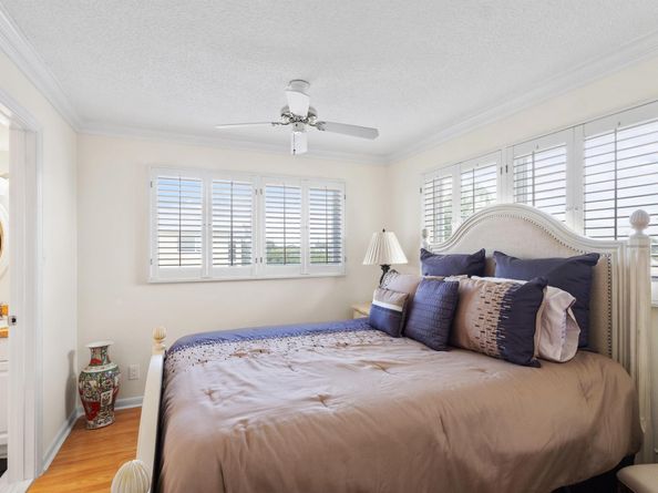 14 Colonial Club Drive 300, Boynton Beach FL 33435