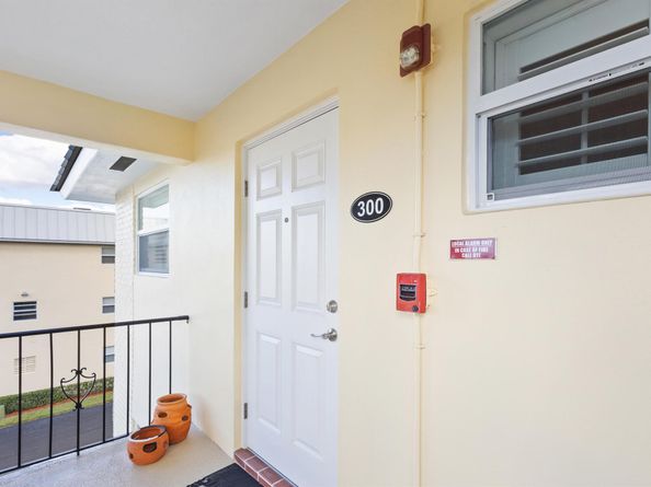 14 Colonial Club Drive 300, Boynton Beach FL 33435