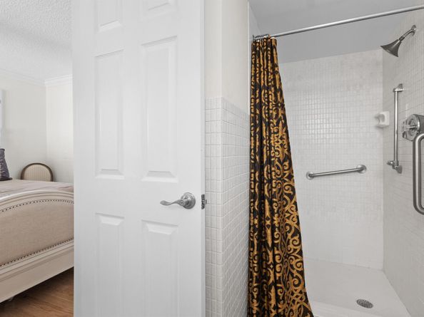 14 Colonial Club Drive 300, Boynton Beach FL 33435