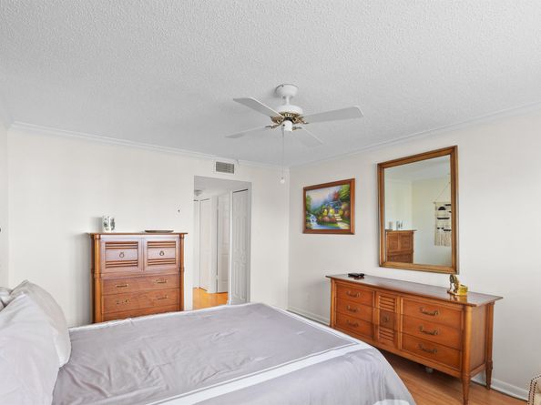 14 Colonial Club Drive 300, Boynton Beach FL 33435