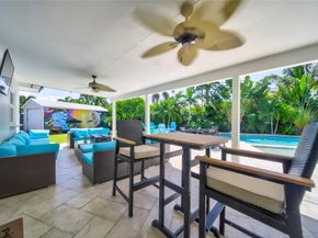 250 NE 27th Ct, Boca Raton FL 33431