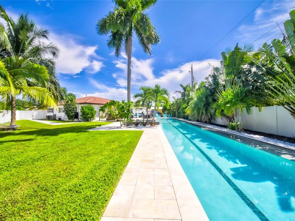 250 NE 27th Ct, Boca Raton FL 33431