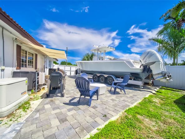 250 NE 27th Ct, Boca Raton FL 33431