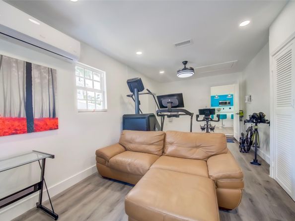 250 NE 27th Ct, Boca Raton FL 33431