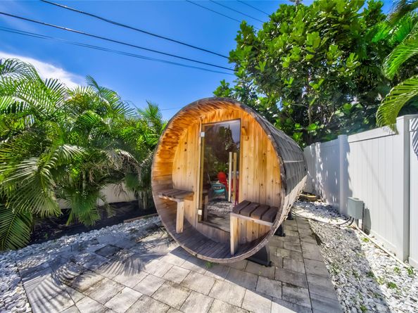 250 NE 27th Ct, Boca Raton FL 33431