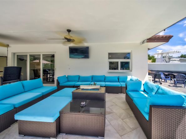 250 NE 27th Ct, Boca Raton FL 33431