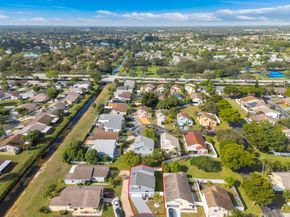 5 Compton Way, Boynton Beach FL 33426