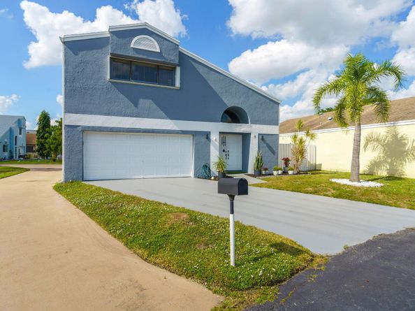 5 Compton Way, Boynton Beach FL 33426