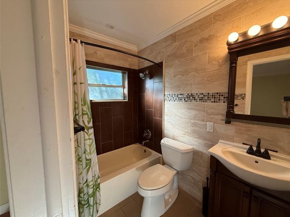 1640 NE 4th Pl, Fort Lauderdale FL 33301