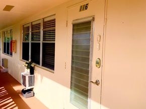 116 Canterbury E, West Palm Beach FL 33417