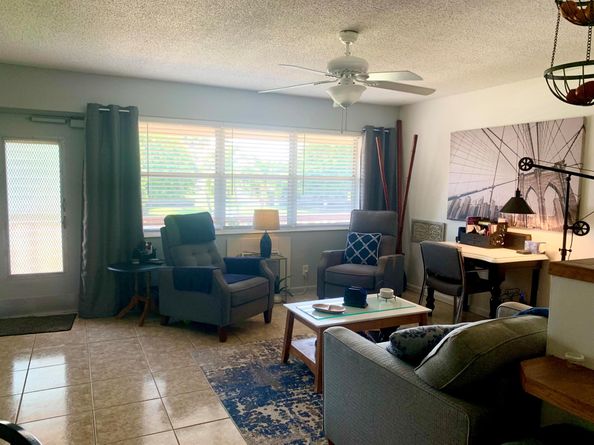 116 Canterbury E, West Palm Beach FL 33417