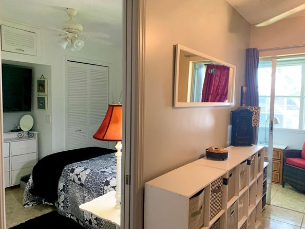 116 Canterbury E, West Palm Beach FL 33417