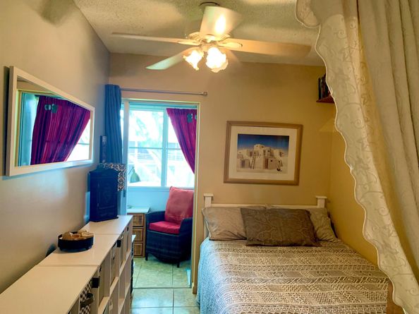 116 Canterbury E, West Palm Beach FL 33417