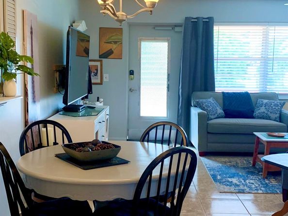 116 Canterbury E, West Palm Beach FL 33417