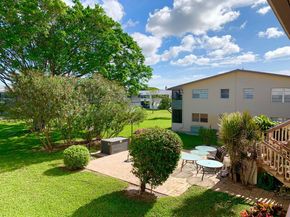 116 Canterbury E, West Palm Beach FL 33417