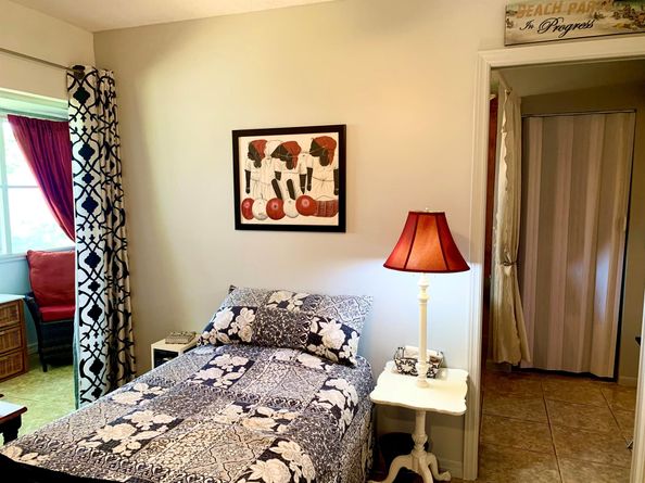 116 Canterbury E, West Palm Beach FL 33417