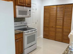 5635 Grant St, Hollywood FL 33021