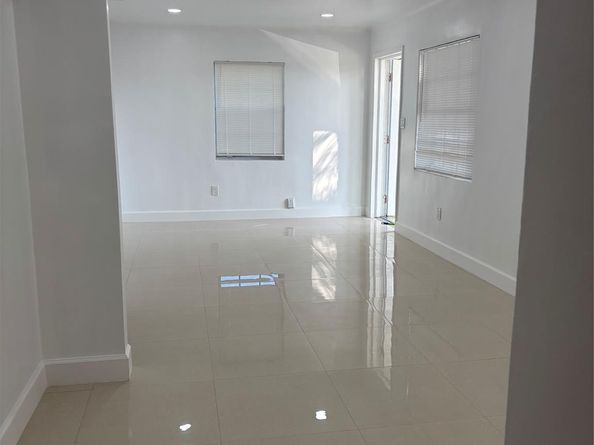 5635 Grant St, Hollywood FL 33021