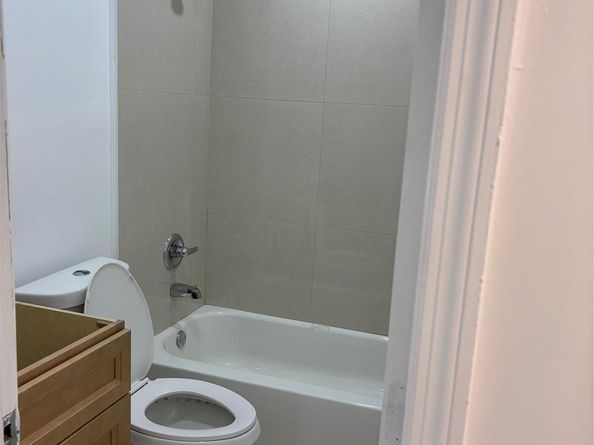 5635 Grant St, Hollywood FL 33021