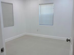 5635 Grant St, Hollywood FL 33021