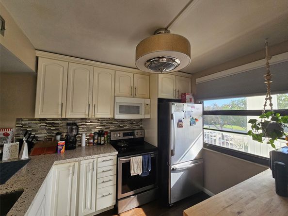 6085 S Balboa Cir 303, Boca Raton FL 33433