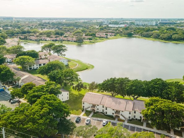 2900 Olivewood Terrace 201, Boca Raton FL 33431