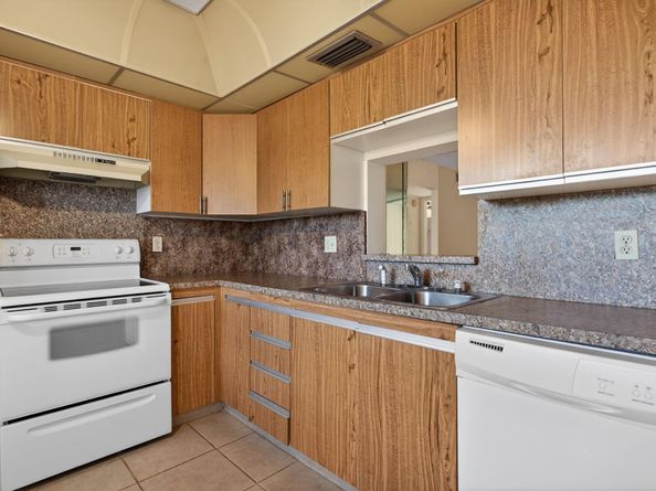 2004 Granada Dr C3, Coconut Creek FL 33066