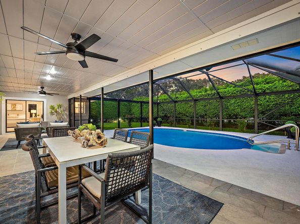 9 Old Fence Road, Palm Beach Gardens FL 33418