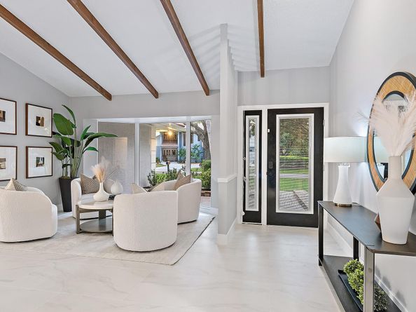 9 Old Fence Road, Palm Beach Gardens FL 33418